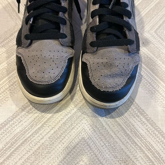 Nike Air Jordan 1 Mid SE Craft Boys Black & Grey High Top Sneakers - Size 6 - Picture 2 of 9